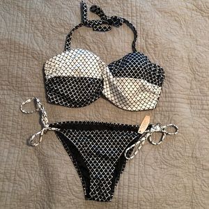 VS Knockout Bandeau Bikini Set HTF!